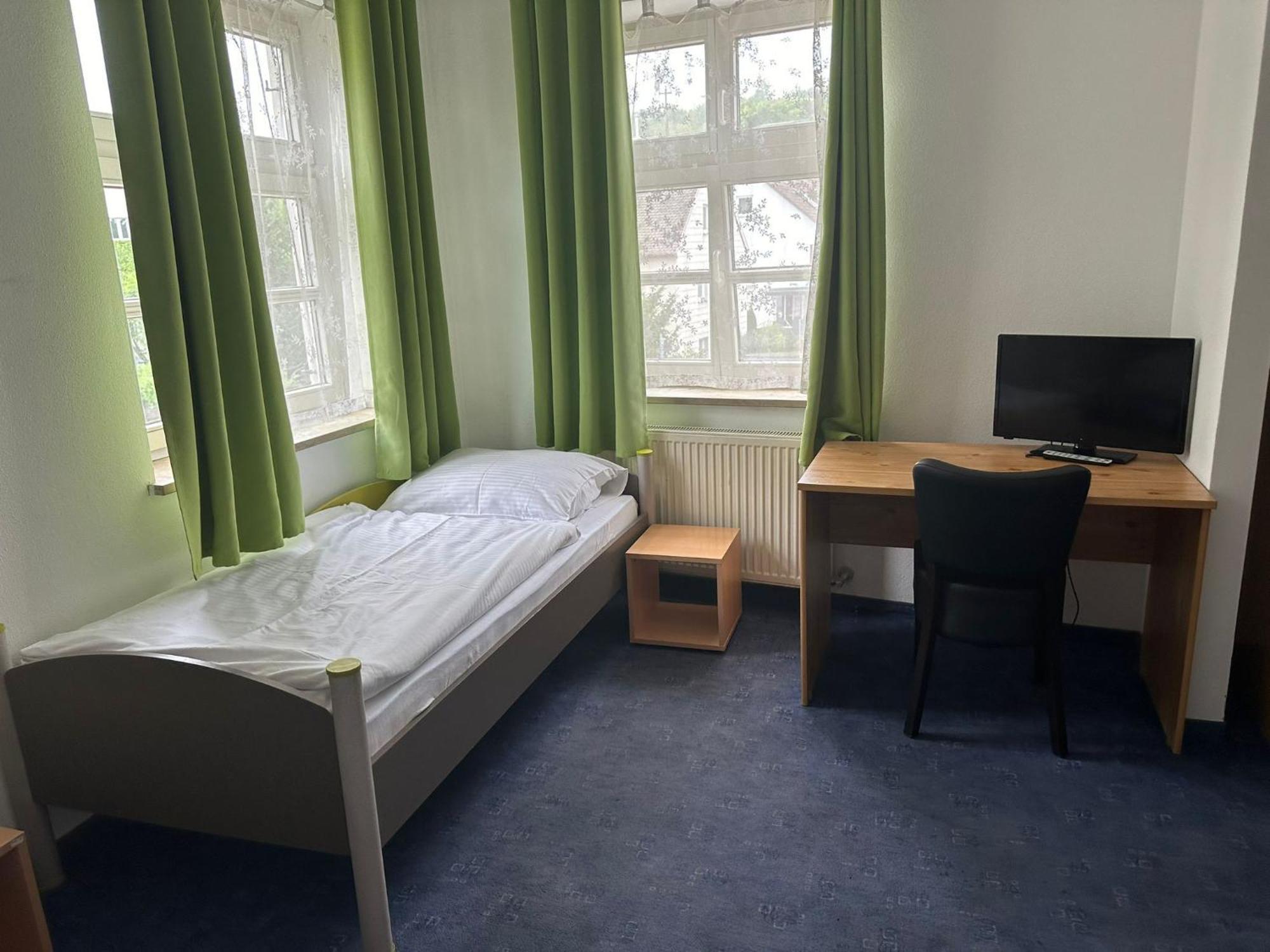Upper-House Goldener Hirsch Hotell Aystetten Exteriör bild